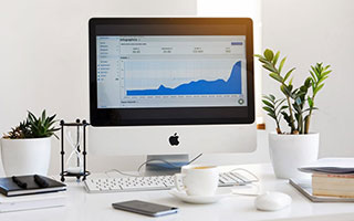 aoa体育体育链接-勇士主场迎战火箭，库里状态回升，激情四射的篮球之夜