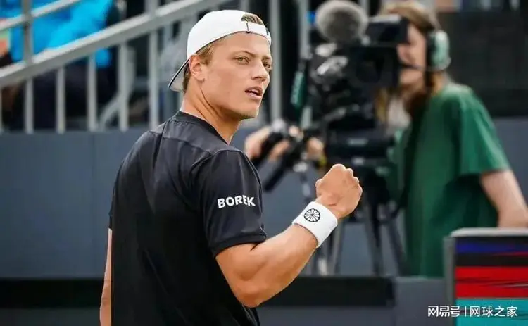 aoa体育体育官方登录入口-塞尔维亚新秀球员登陆俄罗斯赛场展现才华的简单介绍