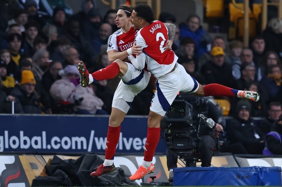 aoa体育体育官网入口-阿森纳主场负于西汉姆联，遭遇两连败