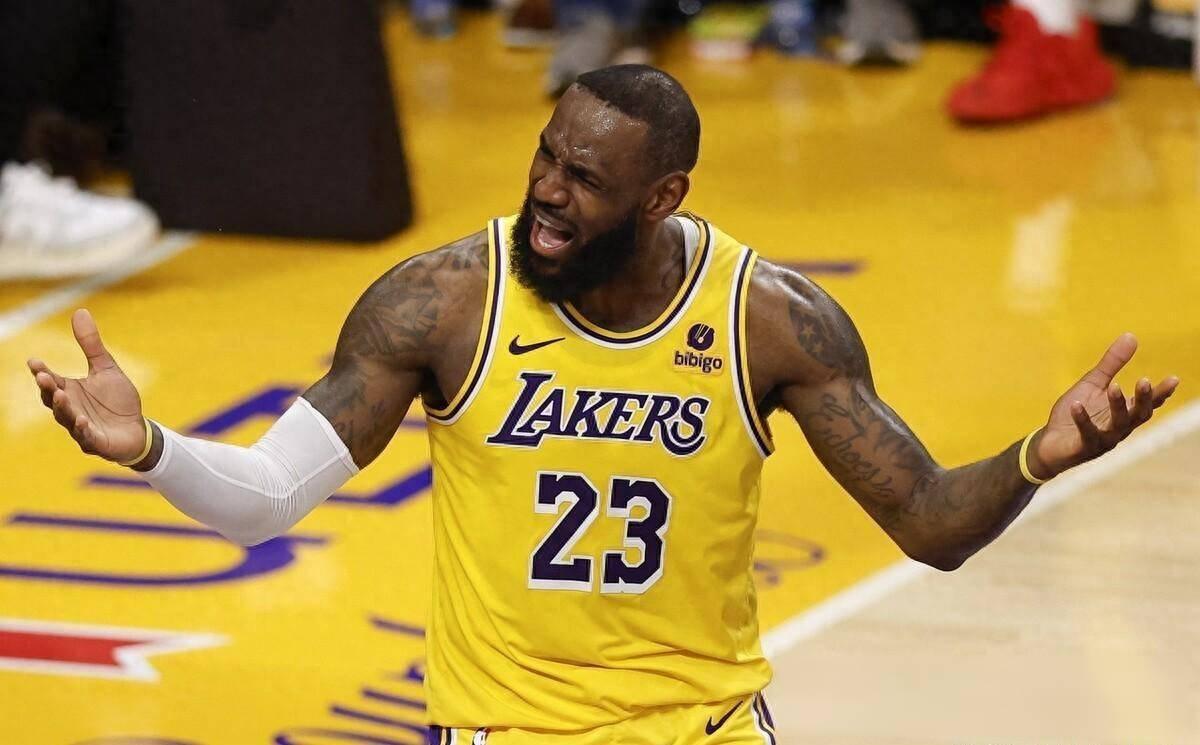 aoa体育体育网站-湖人队连胜被终结，球员情绪受到影响