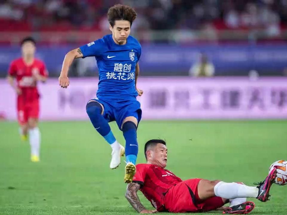 关于武汉三镇在亚冠中打出失误，被誉为球迷泪目的信息