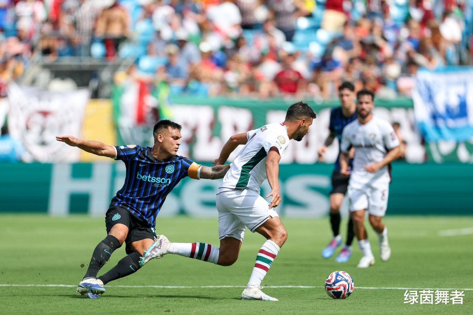 国米队长领衔，示范团队拼搏精神