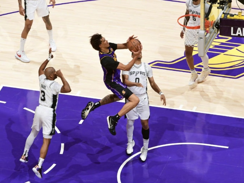 东契奇砍下三双,猛龙不敌马刺的简单介绍 东契奇砍下三双,猛龙不敌马刺的简单介绍