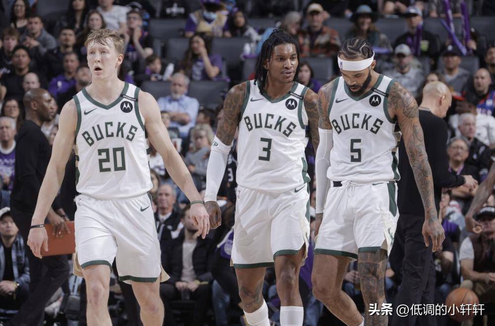 黄蜂主场大胜雄鹿,拉文再次成为球队得分王 黄蜂主场大胜雄鹿,拉文再次成为球队得分王