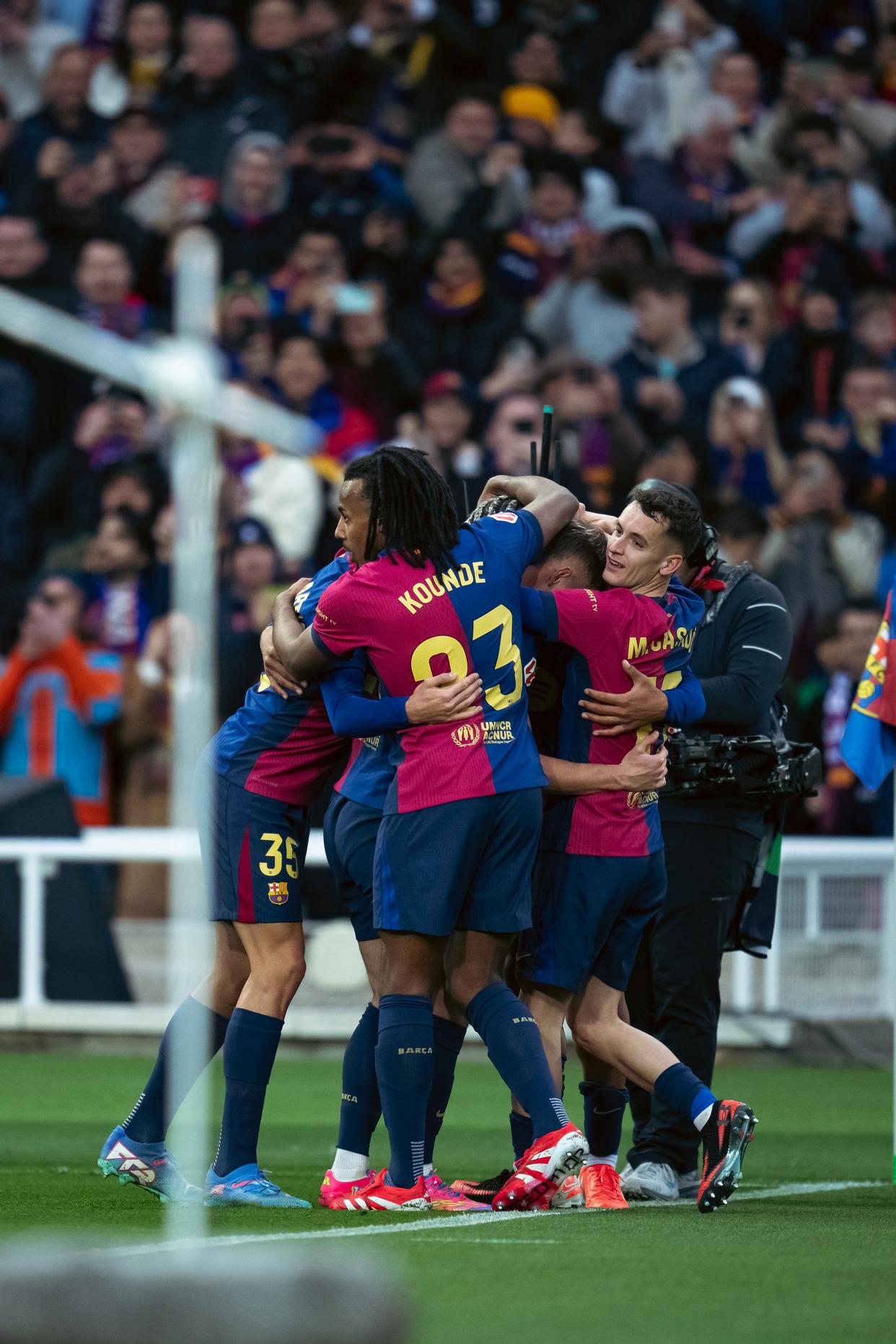 aoa体育体育亚洲官网-巴塞罗那客场击败瓦伦西亚，取得西甲四连胜