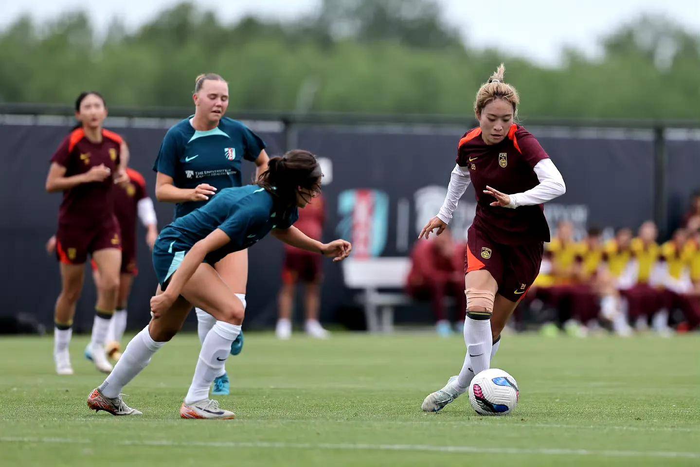 aoa体育体育app下载-美国女足队员在决赛中奉献出色表现