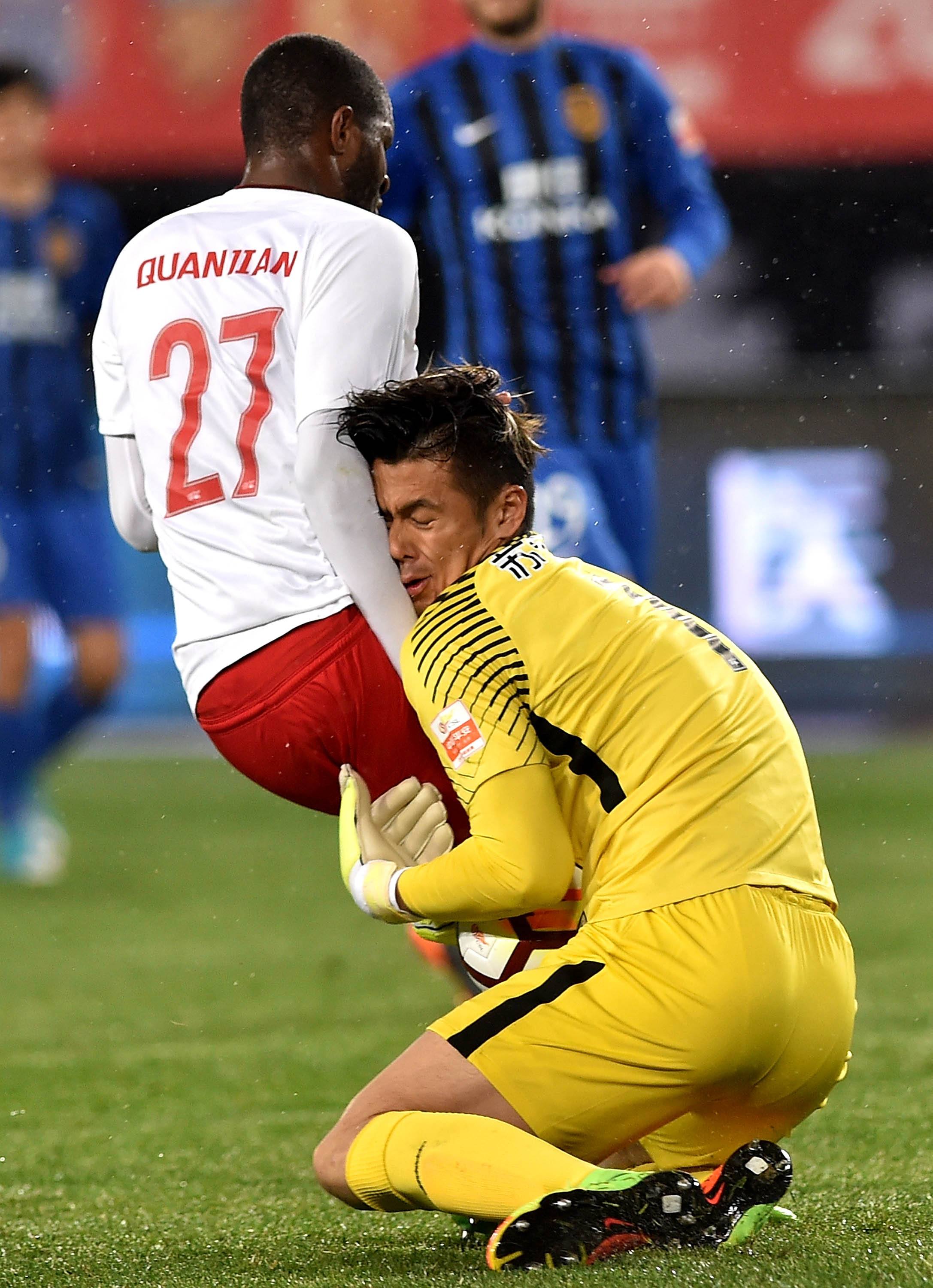 aoa体育体育直播-苏宁压哨绝杀权健，豪取三分的简单介绍