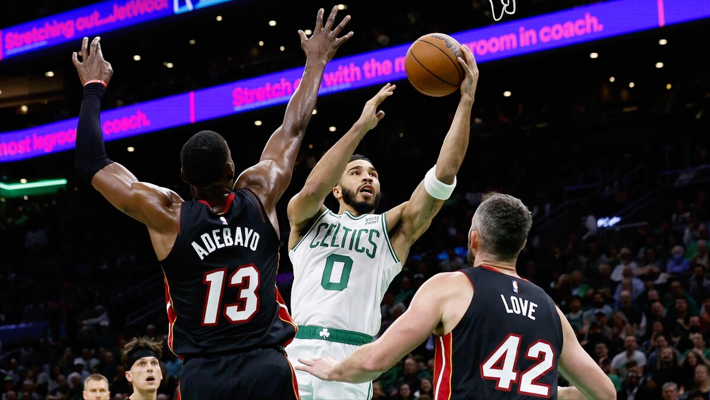 aoa体育体育在线-热火低迷表现始终无法逆转胜局