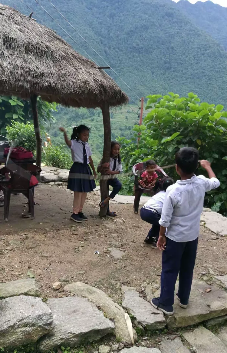 aoa体育体育亚洲官网-尼泊尔球队拼尽全力，赢得观众掌声