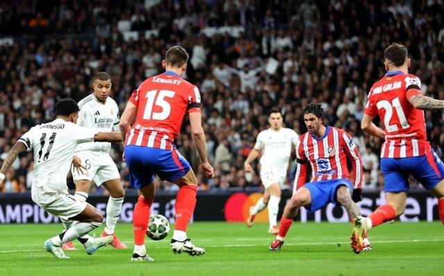 包含巴塞罗那主场迎战皇家马德里引发球迷热议的词条 包含巴塞罗那主场迎战皇家马德里引发球迷热议的词条