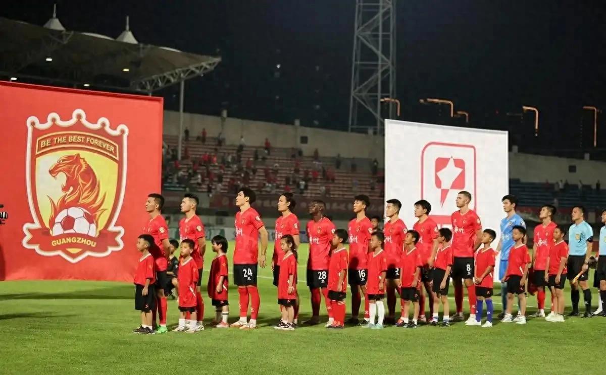 aoa体育体育网页版-包含广州富力主场击败武汉卓尔，努力保持不败的词条