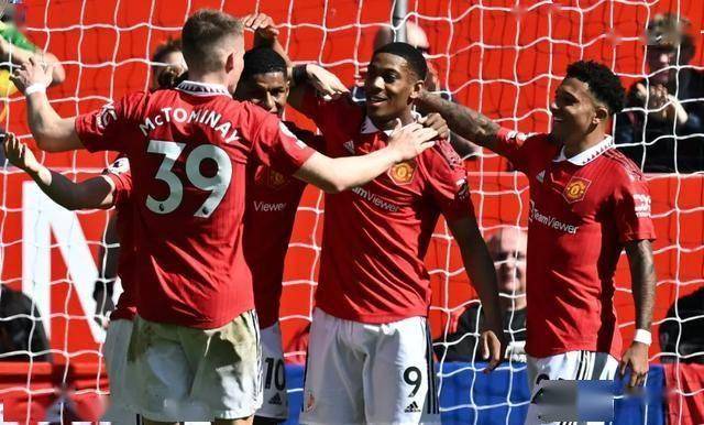 墨西哥球员传威胁球门,助球队取胜 墨西哥球员传威胁球门,助球队取胜