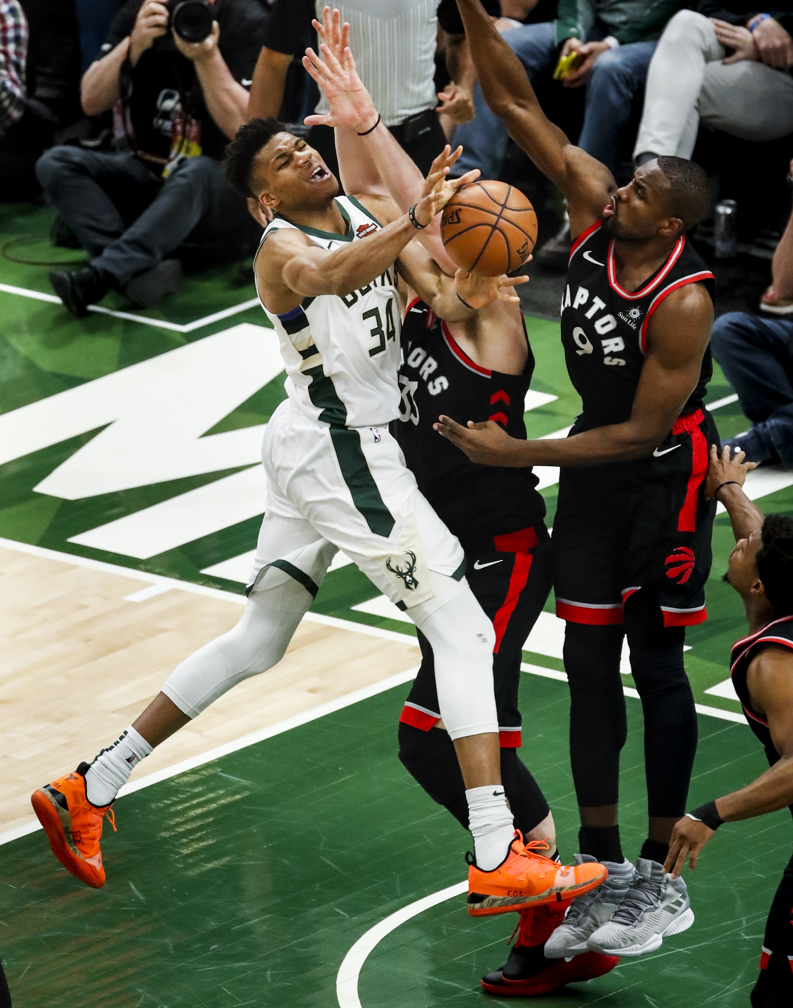 aoa体育体育入口-包含雄鹿大胜猛龙，领跑东部积分榜的词条