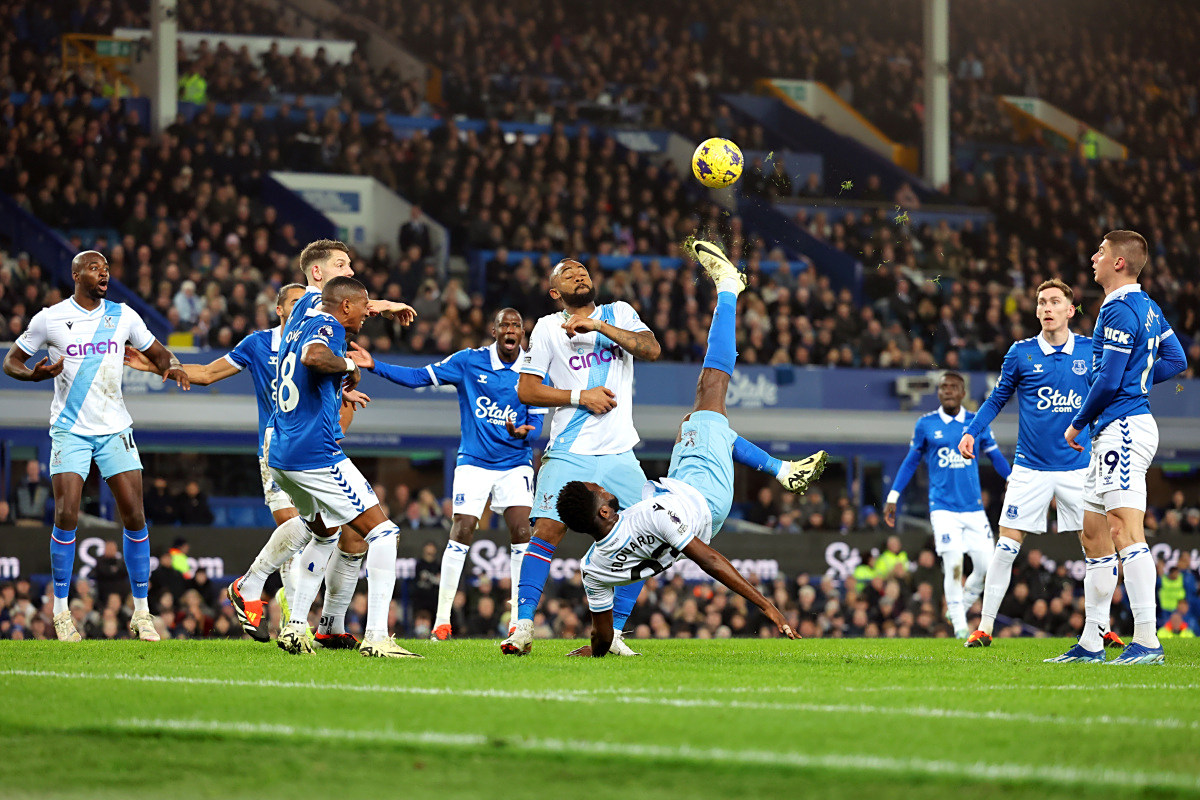 阿贾克斯客场失利,球队寻找反击之路的简单介绍 阿贾克斯客场失利,球队寻找反击之路的简单介绍
