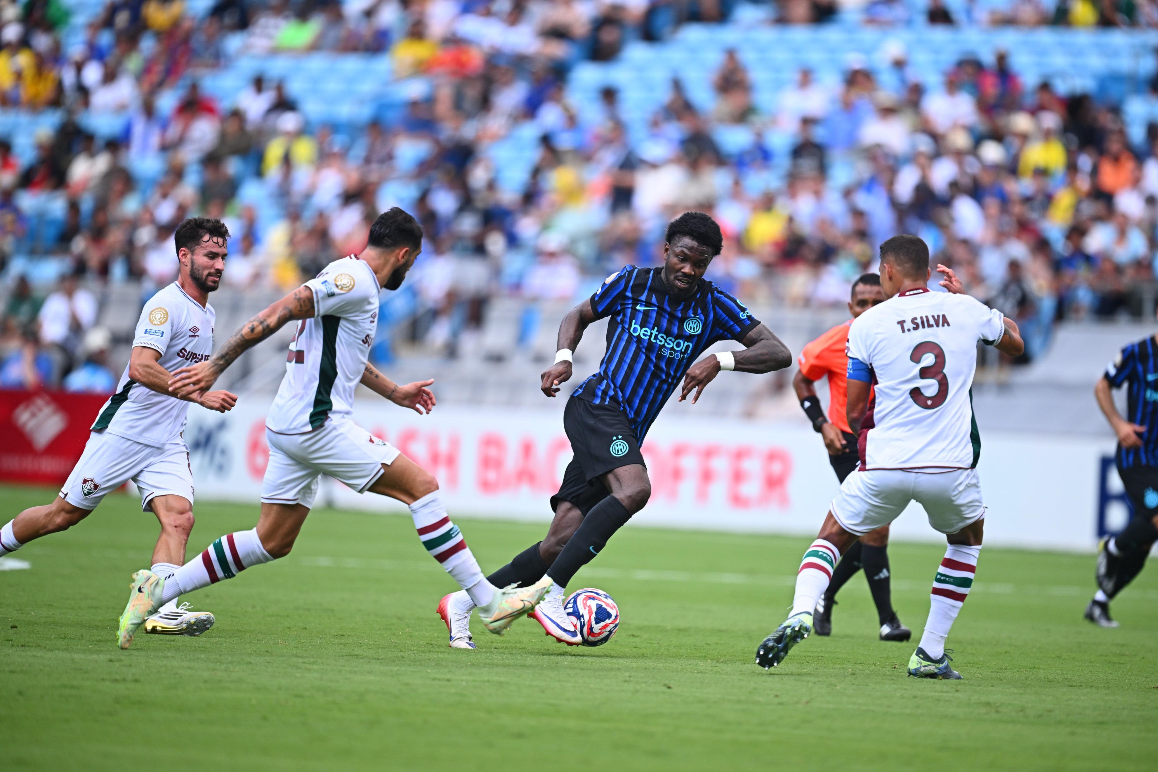 国际米兰连扳两球,力压对手! 国际米兰连扳两球,力压对手!